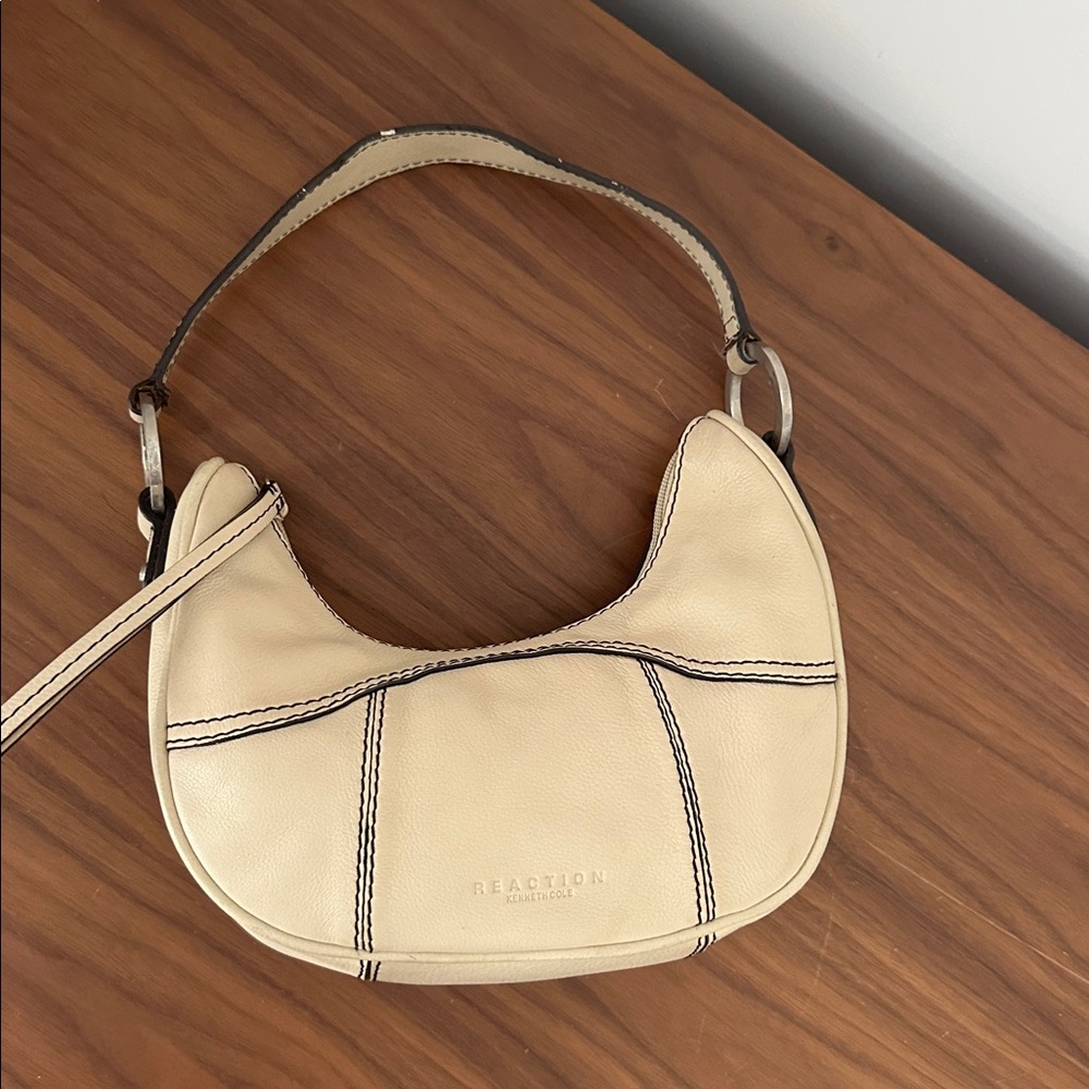 Reaction Keneth Cole y2k soft leather purse